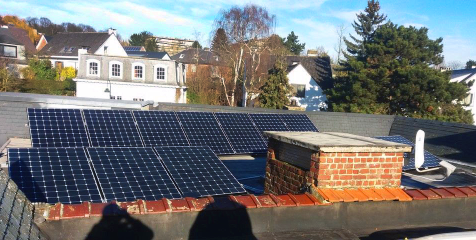 Installation panneaux photovoltaïques Sunpower toit plat Energreen