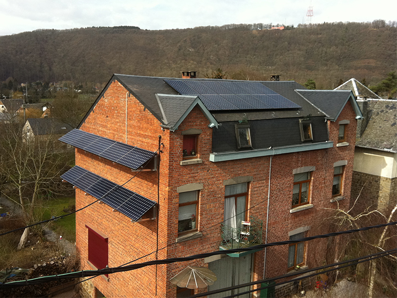 Installation panneaux photovoltaïques Sunpower E20 327 en façade Energreen